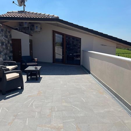 Casa Luigi - Appartamenti A Peschiera Del Garda Exterior foto