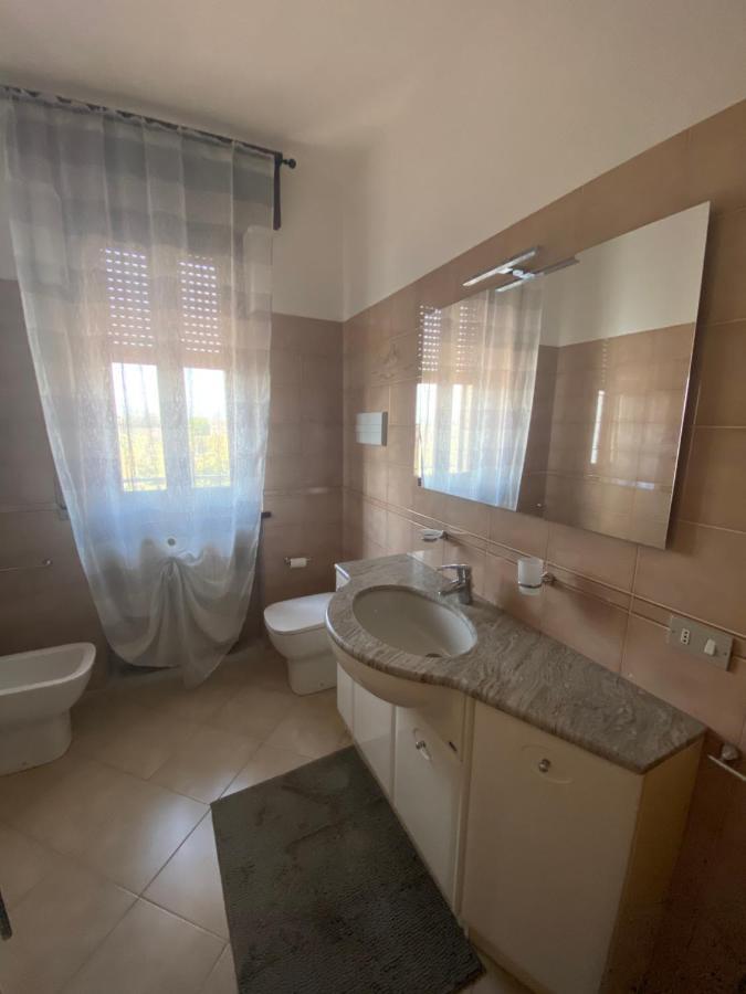 Casa Luigi - Appartamenti A Peschiera Del Garda Quarto foto